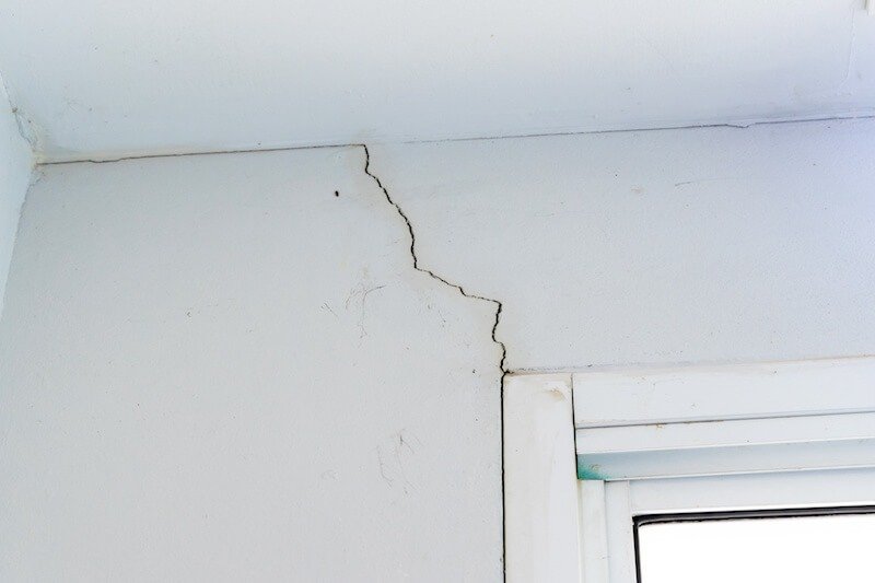 Key Signs That Show Concrete Maintenance and Repair Issues